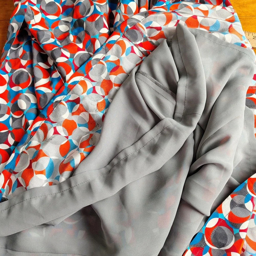 Silk Geometric Circle Print Maxi Skirt Red Blue Grey Size 10 Wrap Front Slit - Picture 12 of 13